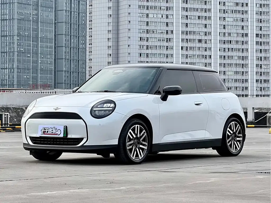 MINI Cooper EV — фото 1