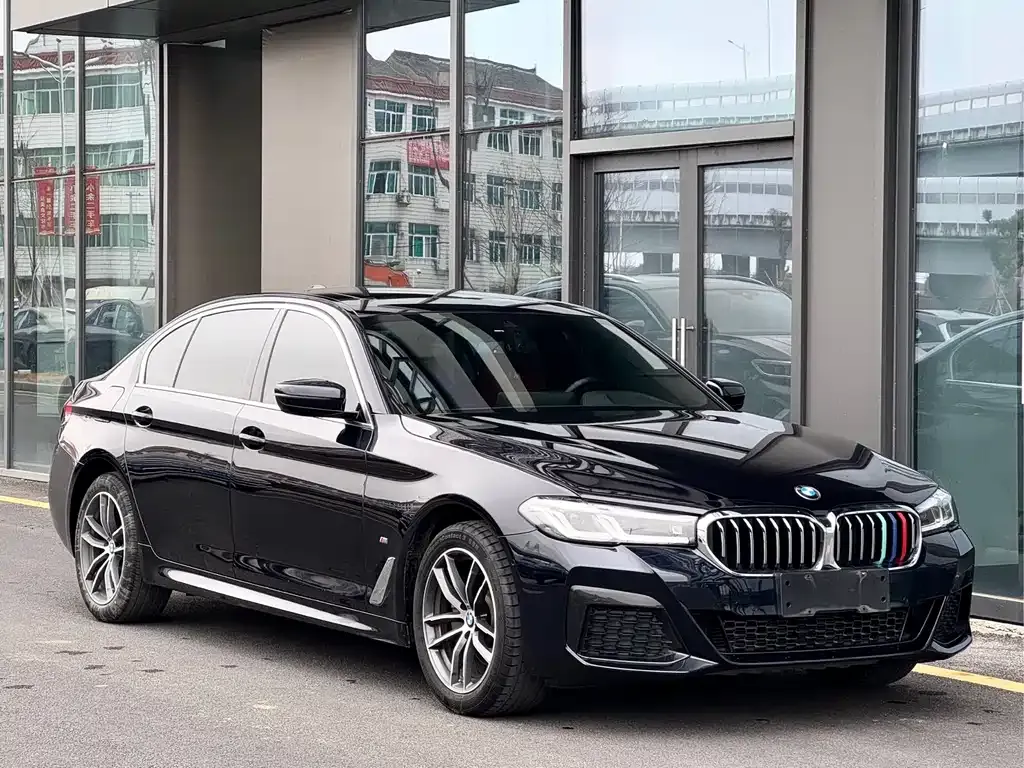 BMW 5 Series — фото 9