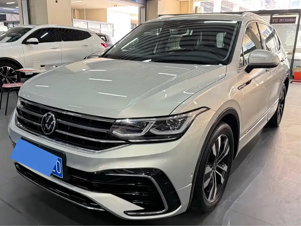 Volkswagen Tiguan L — фото 5