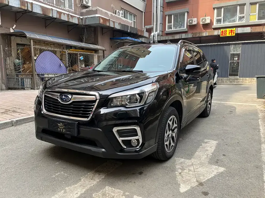 Subaru Forester — фото 1
