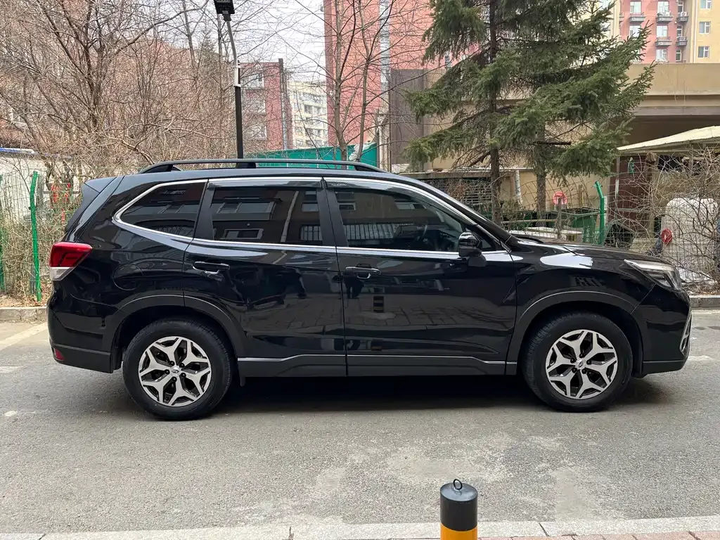 Subaru Forester — фото 10