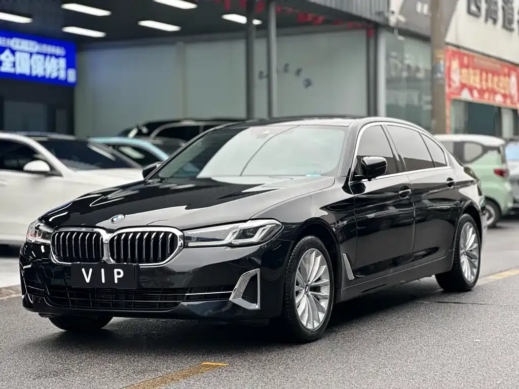 BMW 5 Series — фото 1