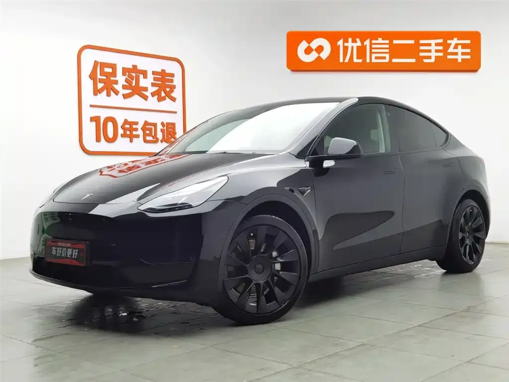 Tesla Model Y — фото 1