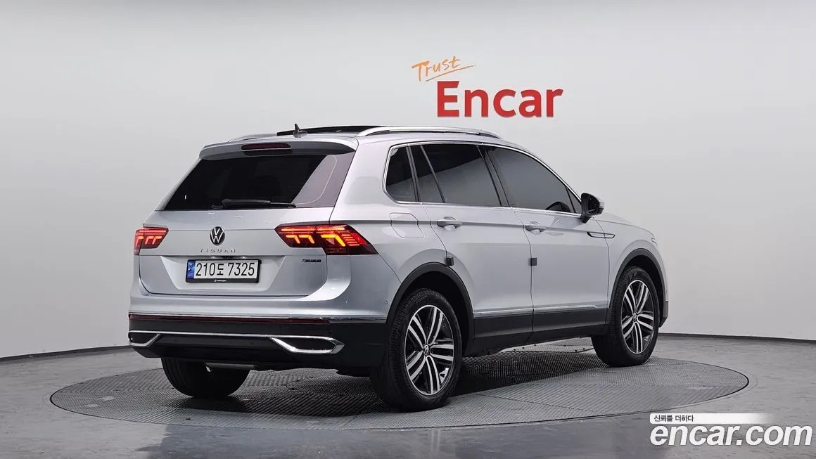Volkswagen Tiguan — фото 7