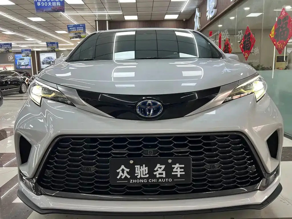 Toyota Granvia — фото 7
