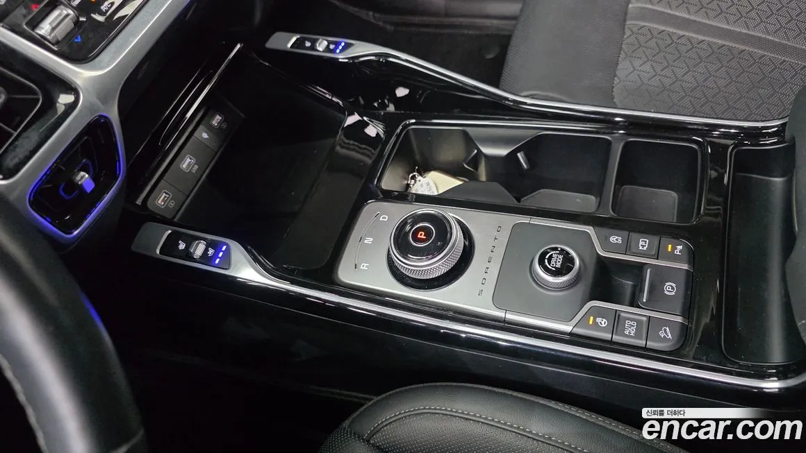 Kia Sorento — фото 10