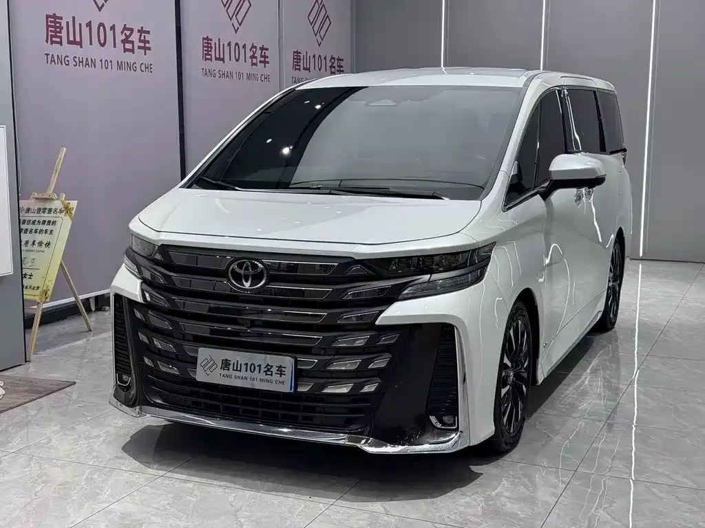 Toyota Vellfire — фото 1