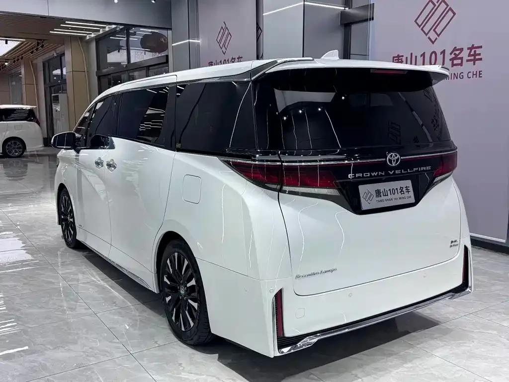 Toyota Vellfire — фото 4