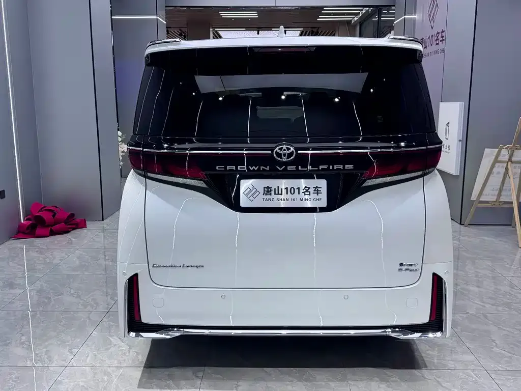 Toyota Vellfire — фото 10