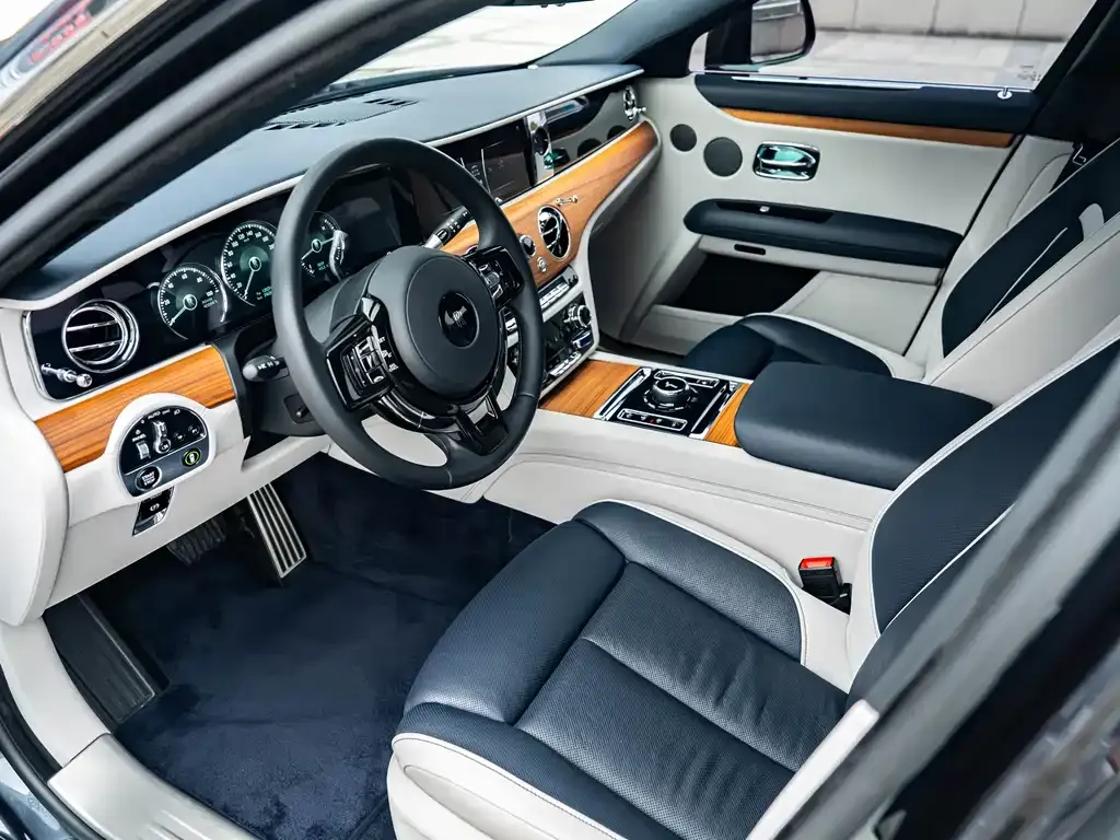 Rolls-Royce Ghost — фото 5