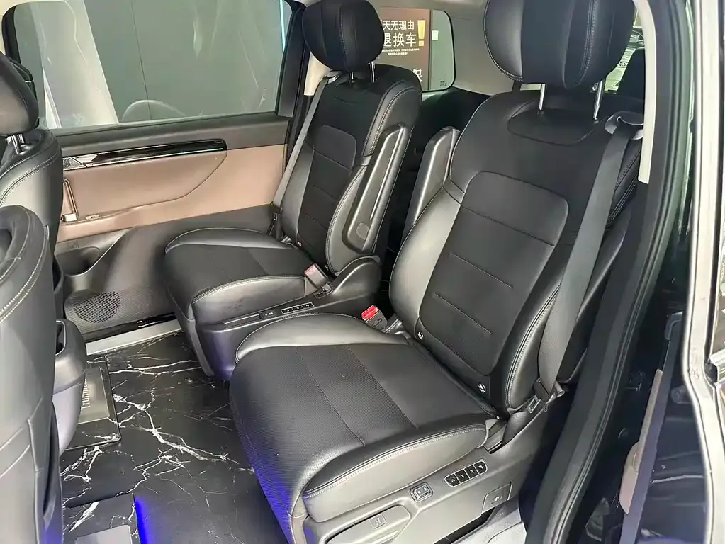 GAC Motor E8 Hybrid — фото 7