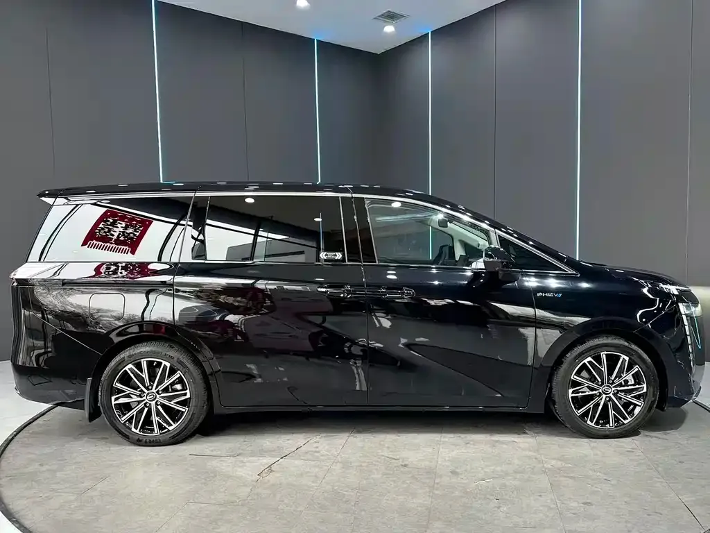 GAC Motor E8 Hybrid — фото 10