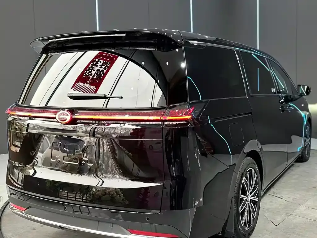 GAC Motor E8 Hybrid — фото 9