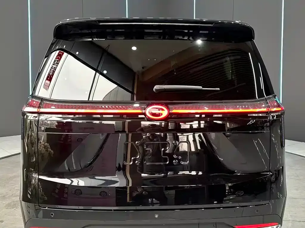 GAC Motor E8 Hybrid — фото 2