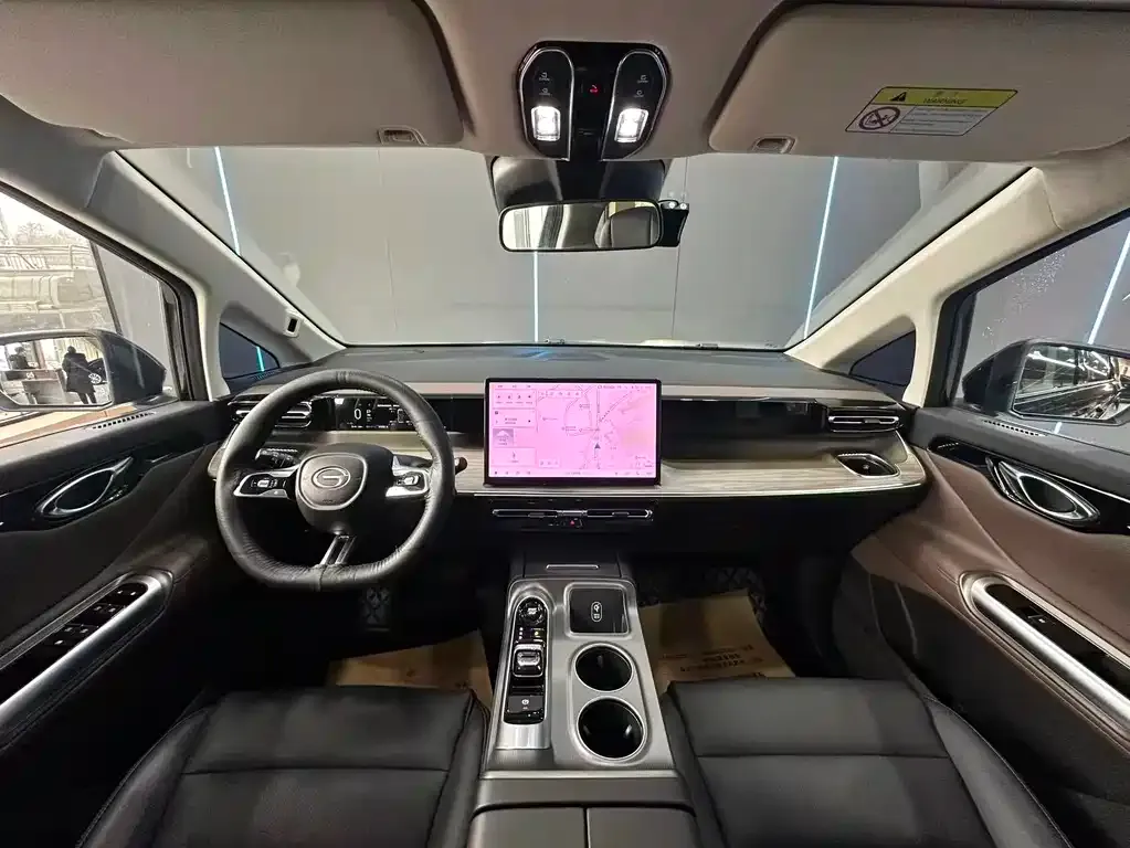 GAC Motor E8 Hybrid — фото 8