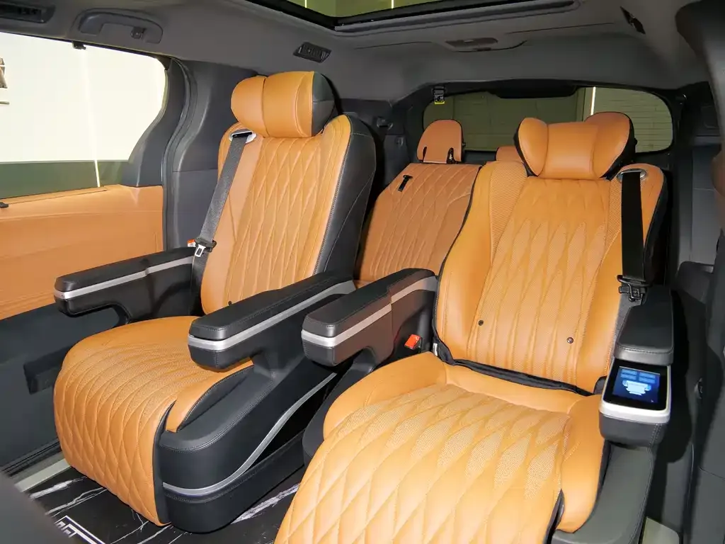 Toyota Granvia — фото 4