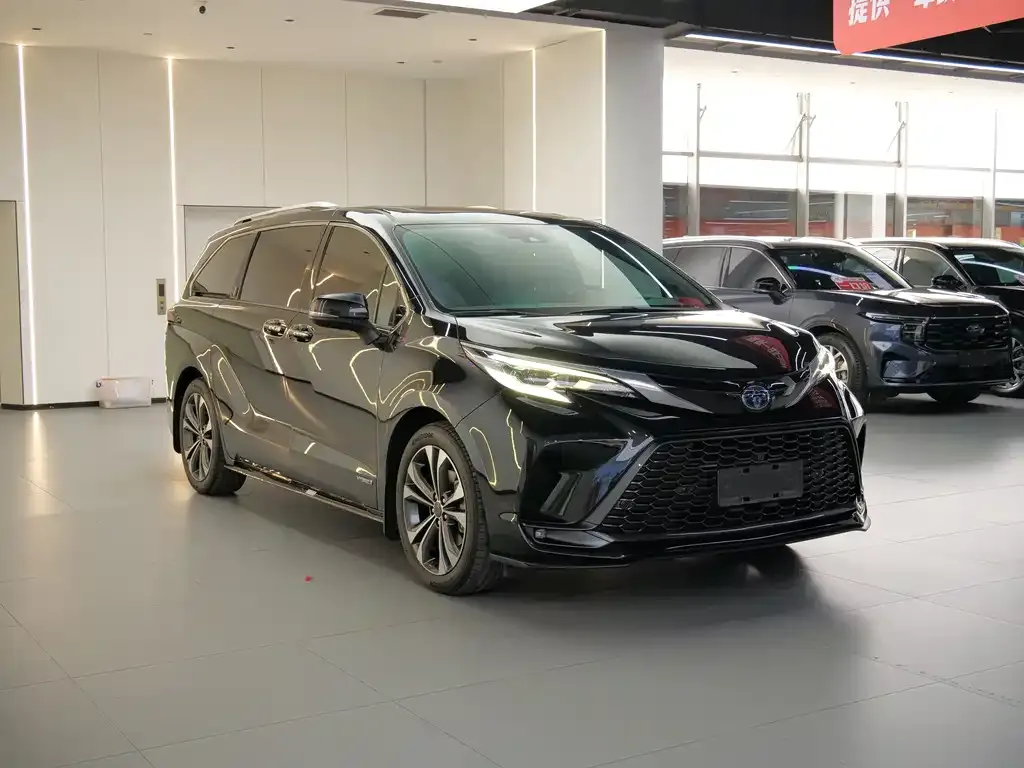 Toyota Granvia — фото 10