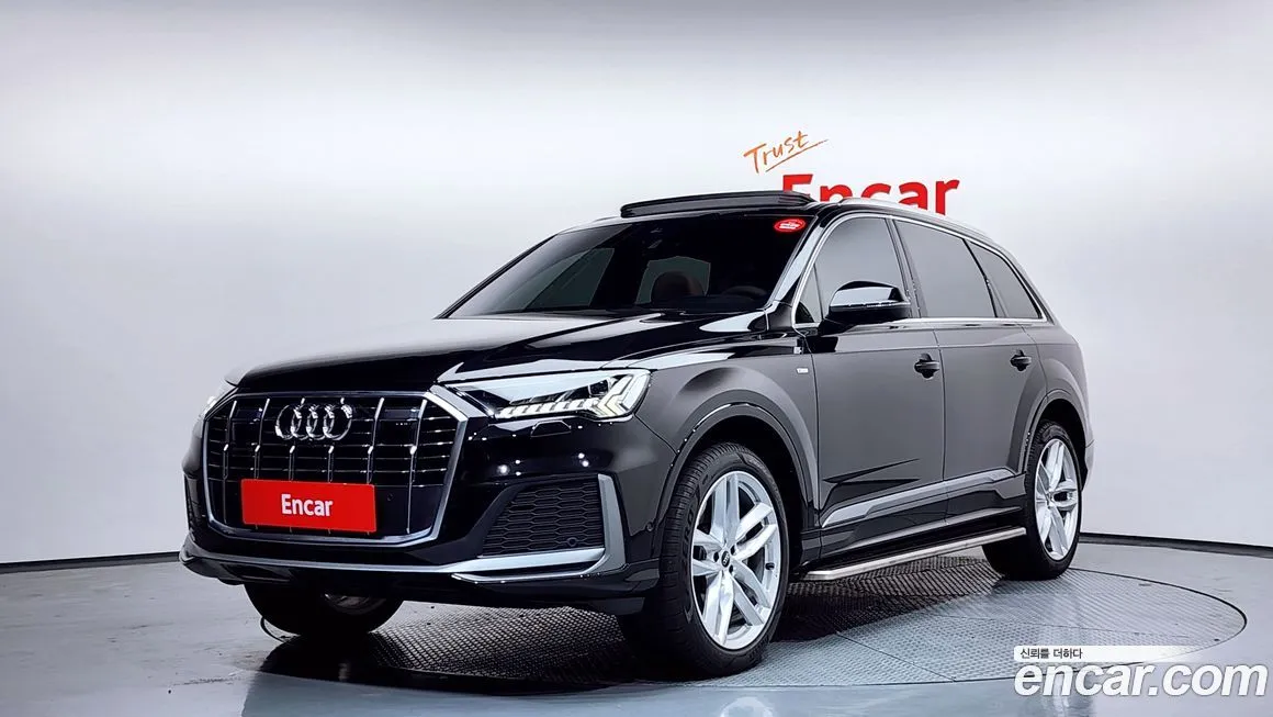Audi Q7 — фото 1