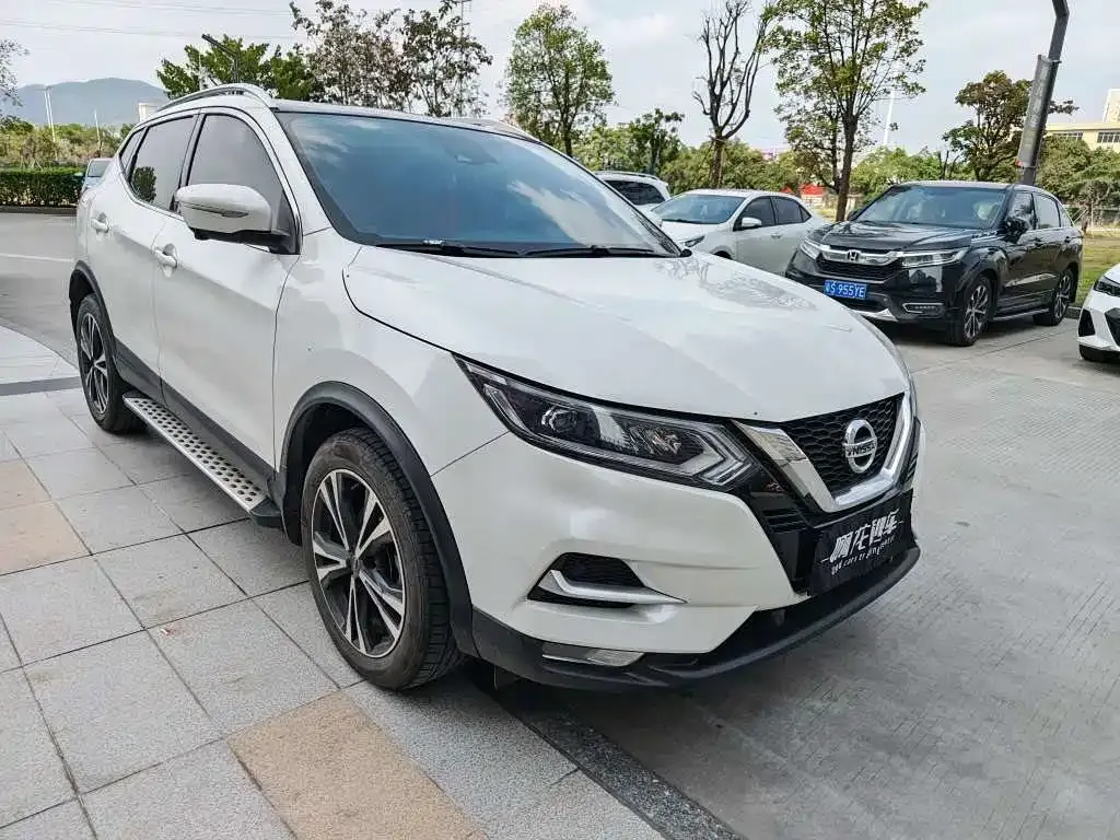 Nissan Qashqai — фото 4