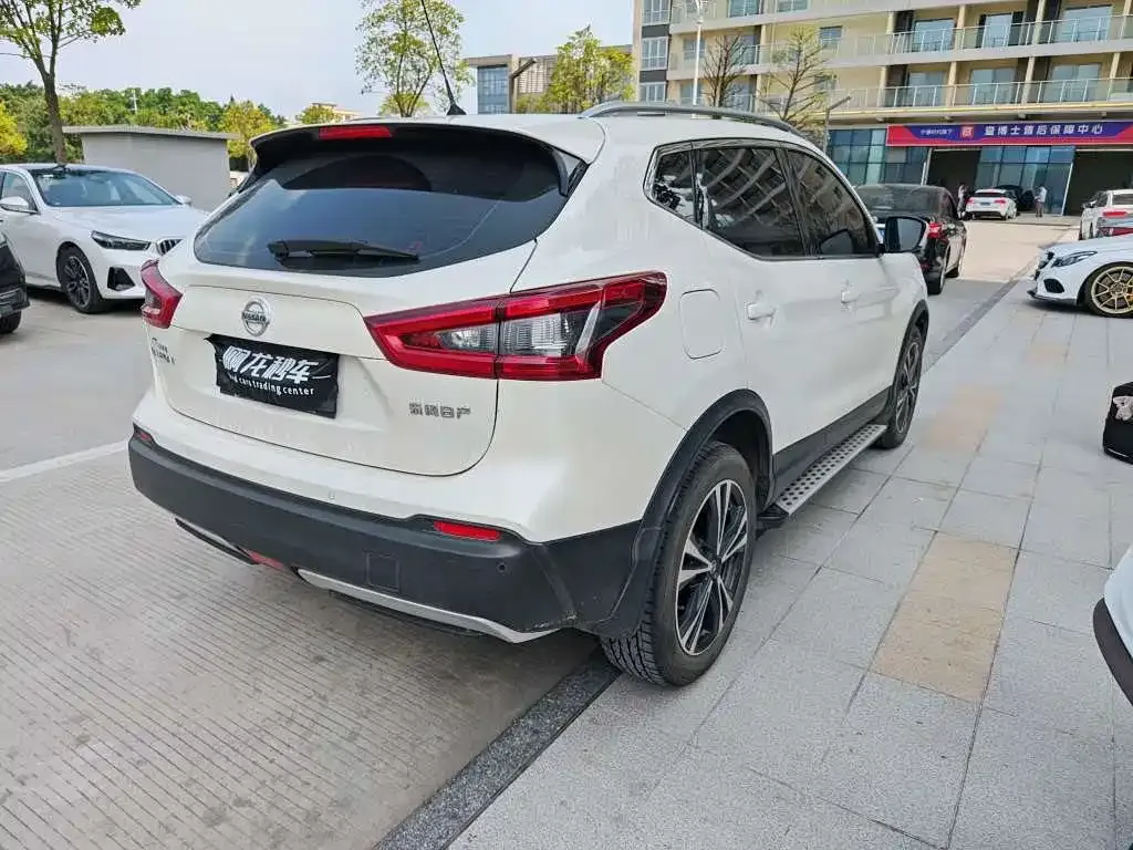 Nissan Qashqai — фото 7