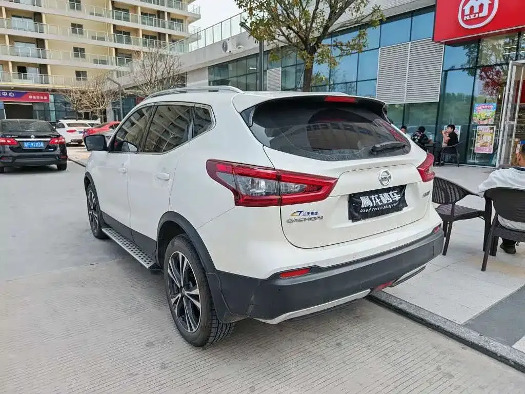 Nissan Qashqai — фото 9