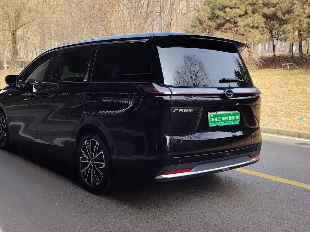 GAC Motor E8 Hybrid — фото 2