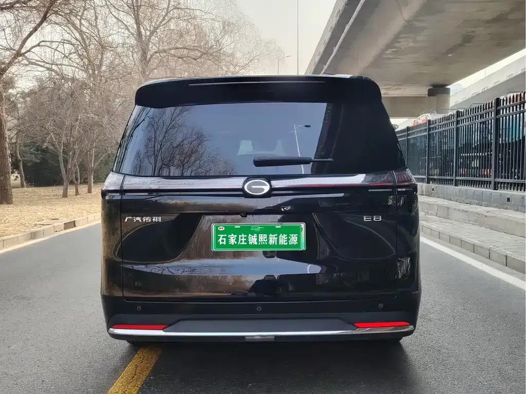 GAC Motor E8 Hybrid — фото 4