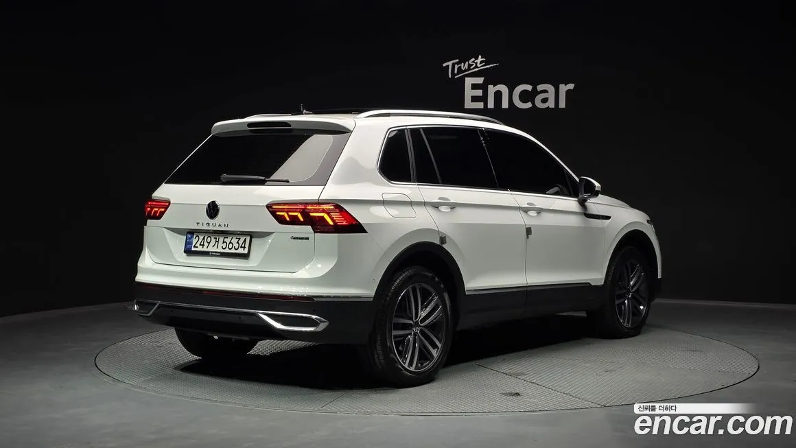 Volkswagen Tiguan — фото 4