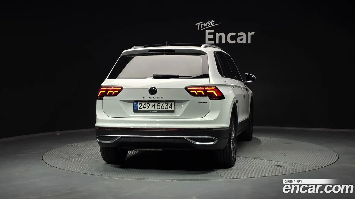 Volkswagen Tiguan — фото 3