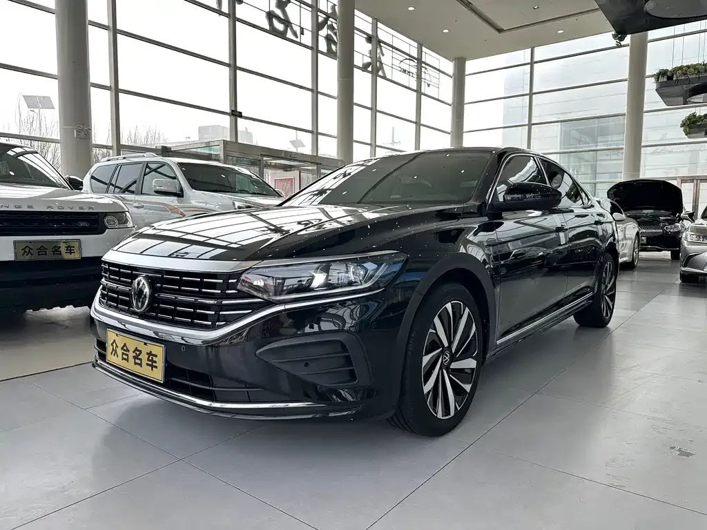 Volkswagen Passat — фото 1