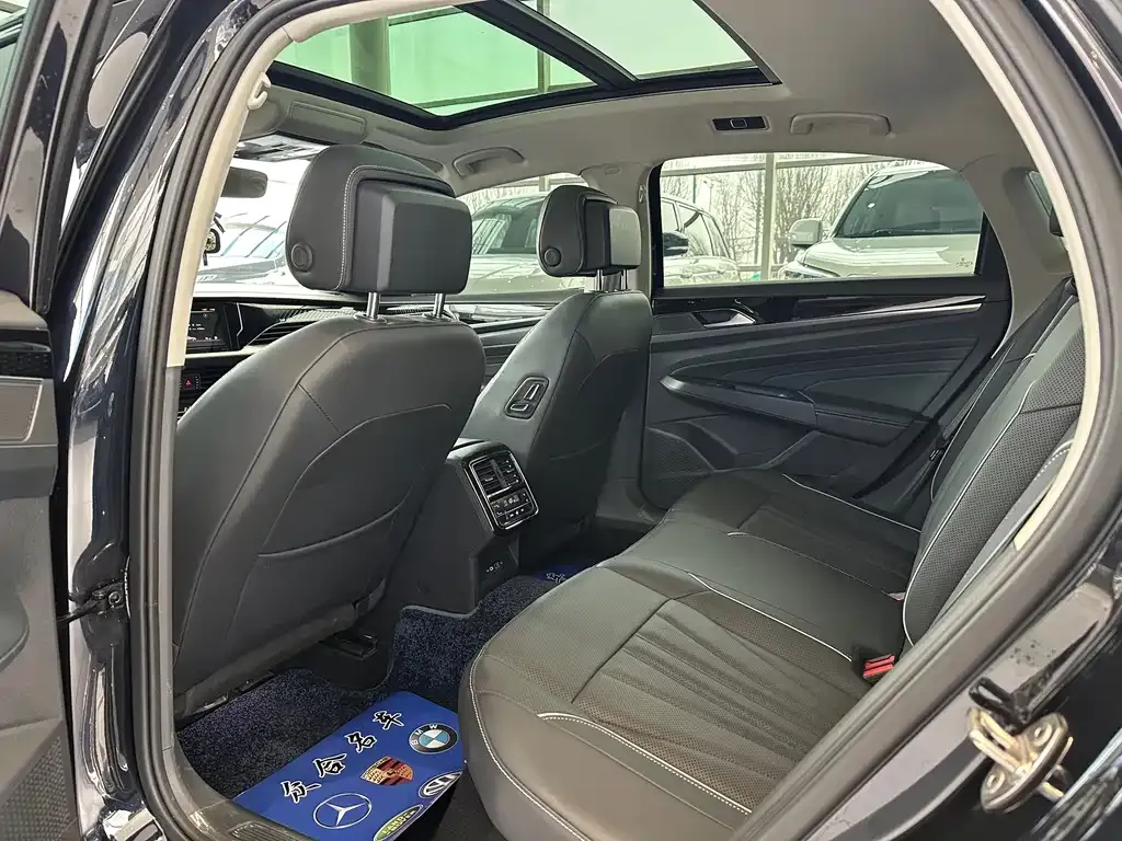 Volkswagen Passat — фото 7