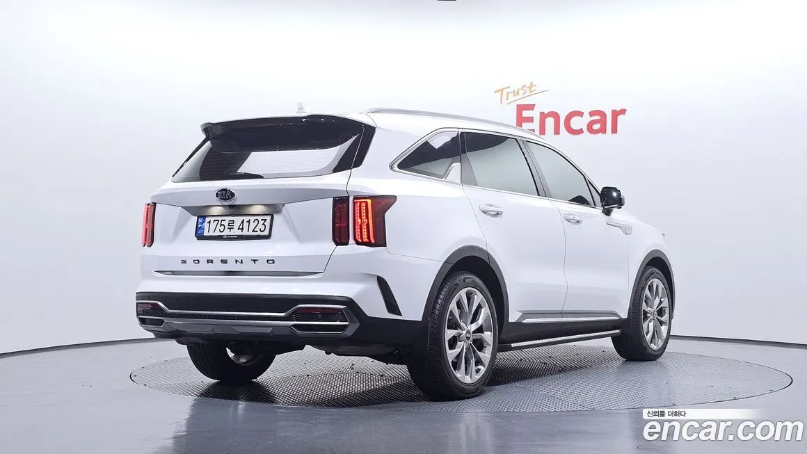 Kia Sorento — фото 4