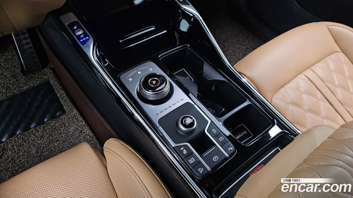 Kia Sorento — фото 10