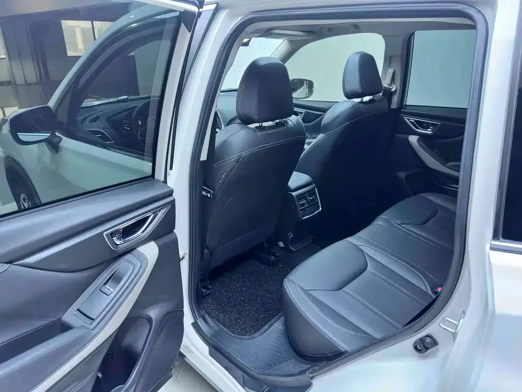 Subaru Forester — фото 10