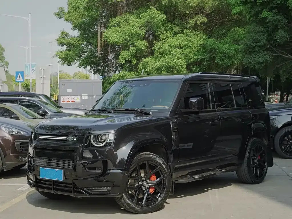 Land Rover Defender — фото 1