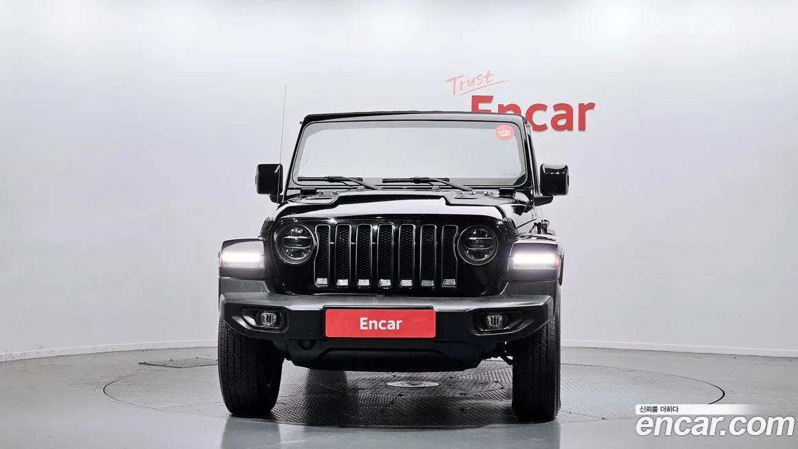 Jeep Wrangler — фото 1