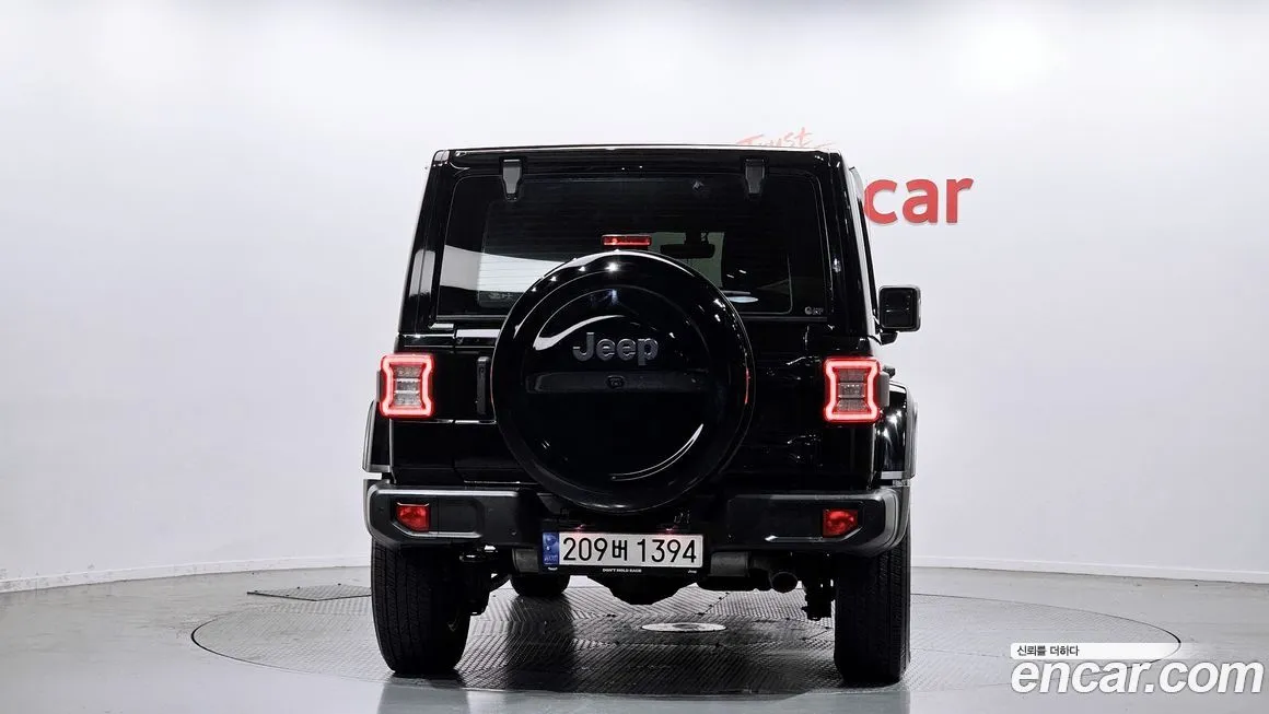 Jeep Wrangler — фото 7