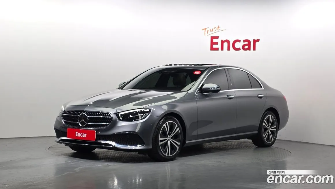Mercedes-Benz E-Class — фото 1