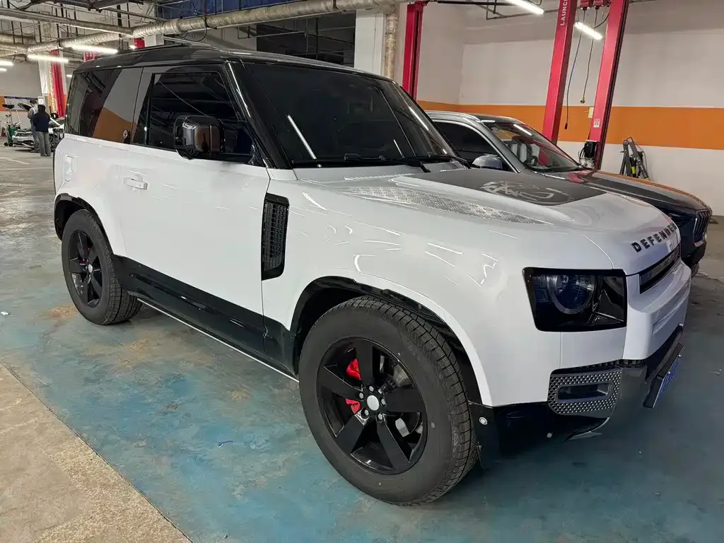 Land Rover Defender — фото 10