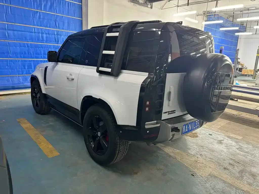 Land Rover Defender — фото 5