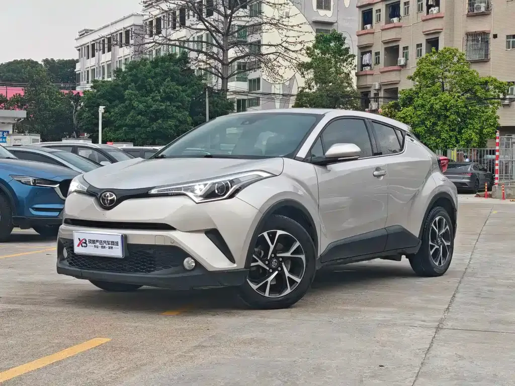 Toyota C-HR — фото 1