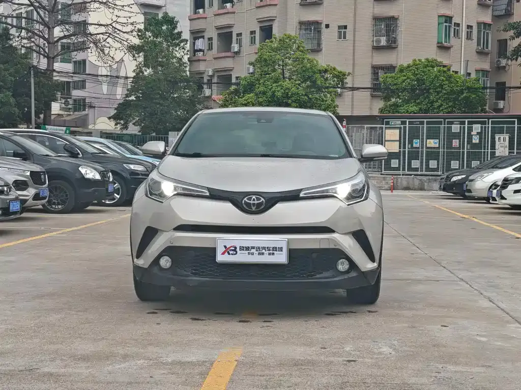Toyota C-HR — фото 10