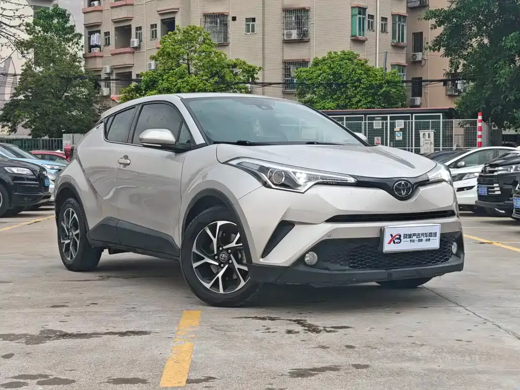 Toyota C-HR — фото 9