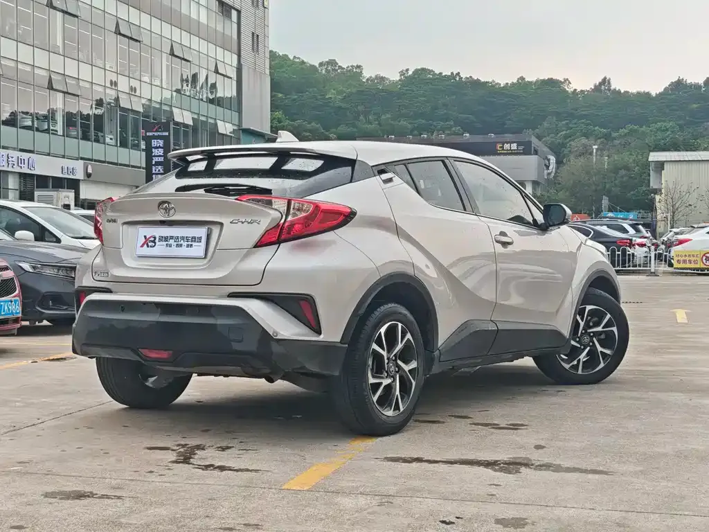 Toyota C-HR — фото 5