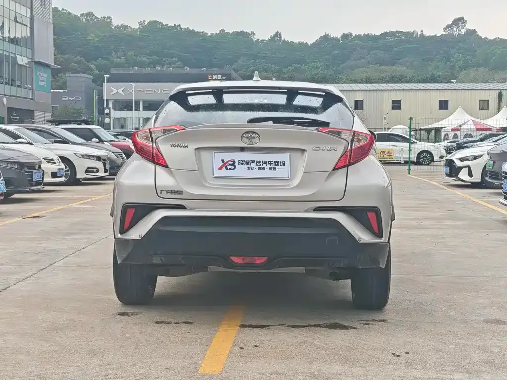 Toyota C-HR — фото 3