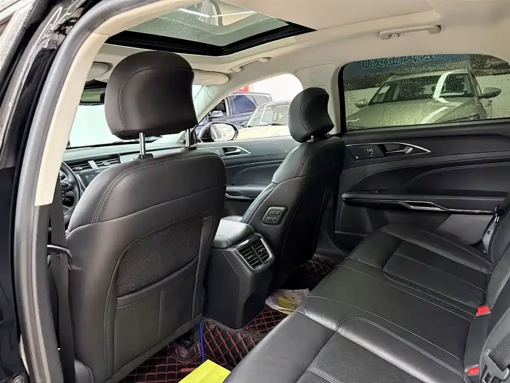 Ford Taurus — фото 10