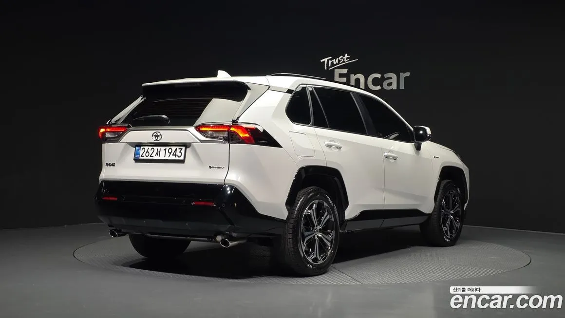 Toyota RAV4 — фото 5