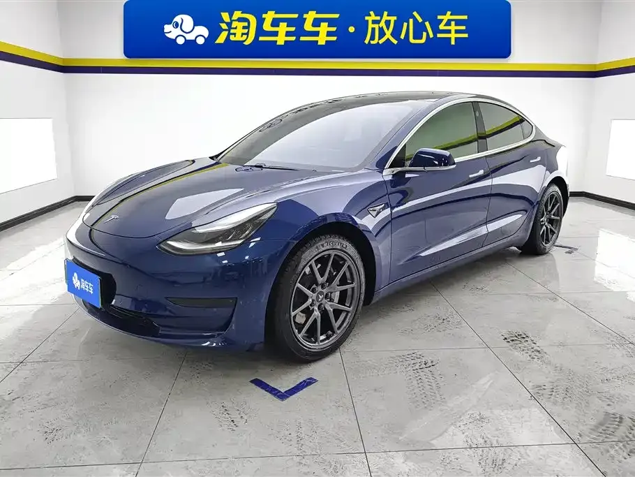 Tesla Model 3 — фото 1