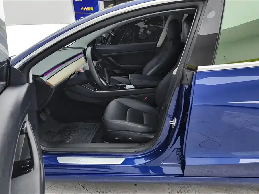 Tesla Model 3 — фото 3