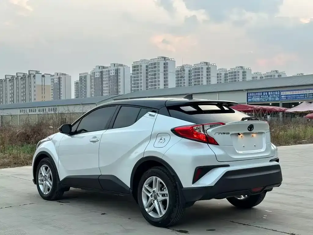 Toyota C-HR — фото 5